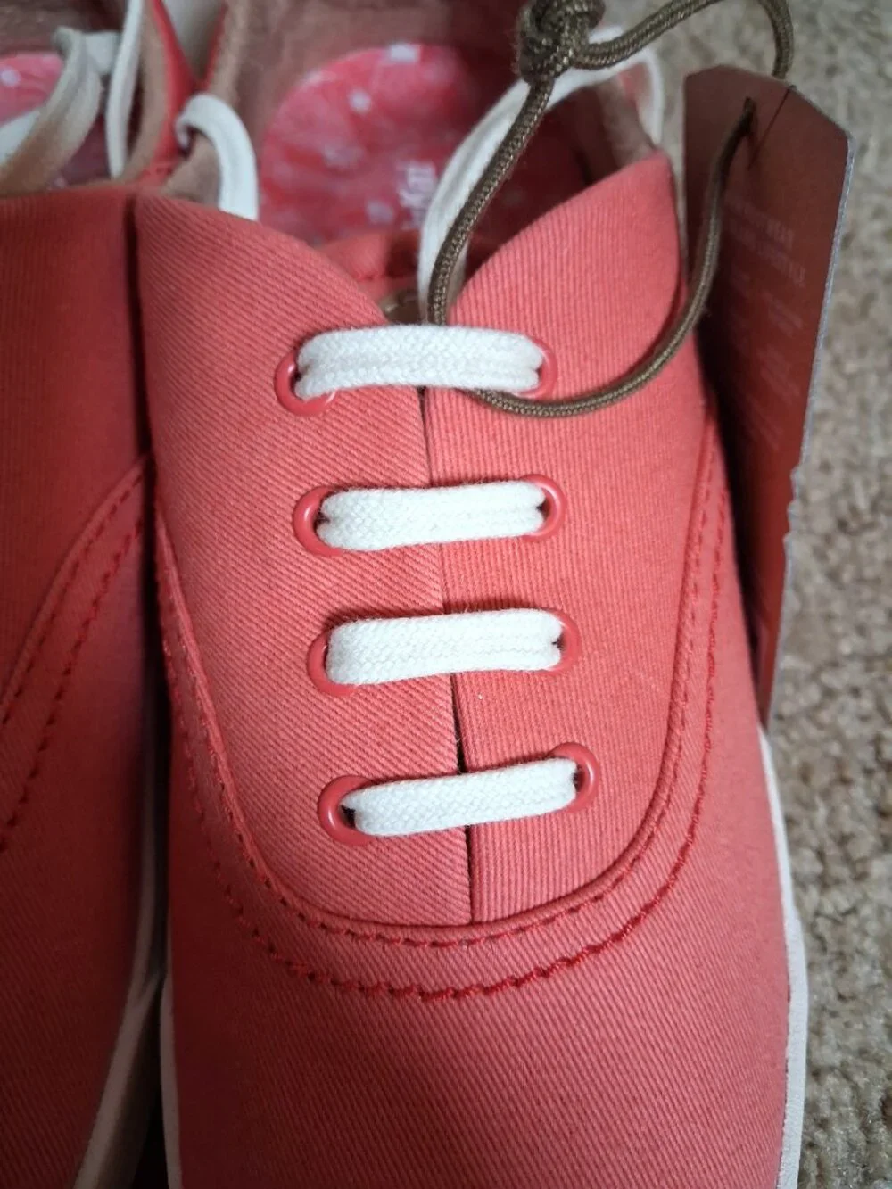 NWT OLUKAI Women's Kohu Lehua Flower (Coral) Lace-Up Sneakers sz US 8